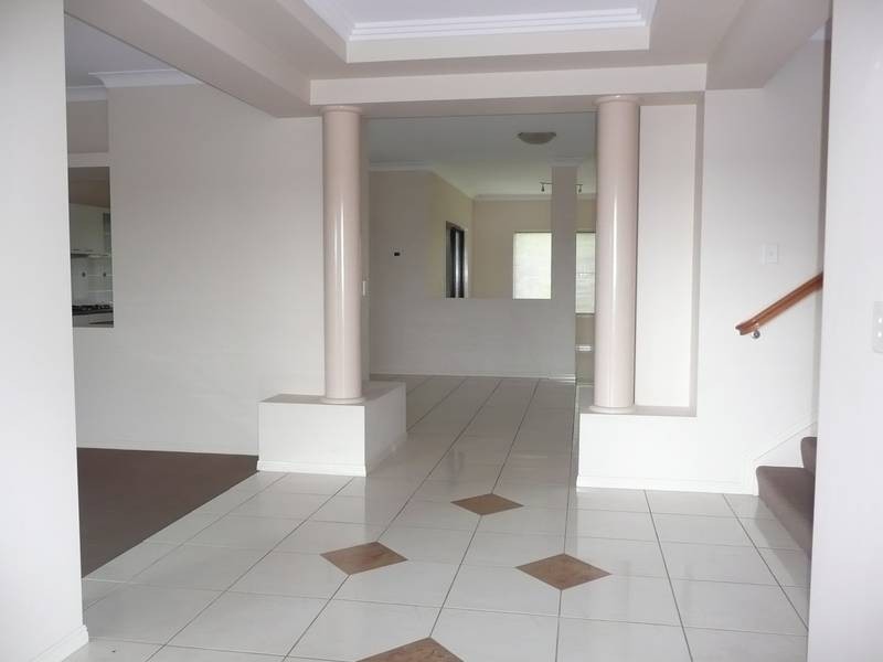 18 Slipstream Road, Coomera QLD 4209