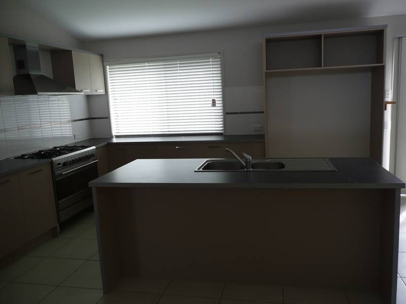 6 Kingsford Drv, Upper Coomera QLD 4209