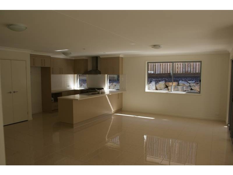 13 Torrington St, Upper Coomera QLD 4209