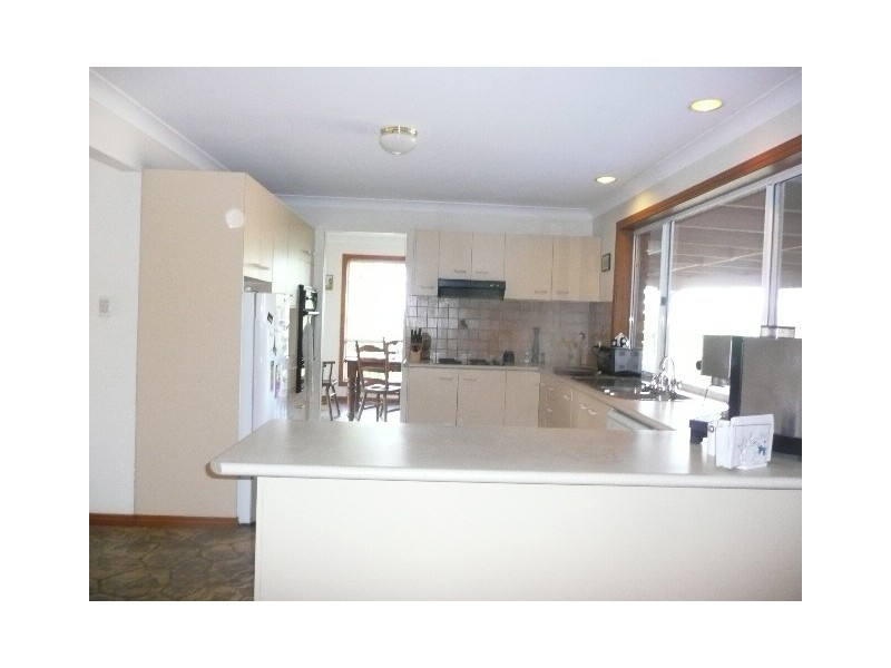 28 High Ridge Road, Pacific Pines QLD 4211