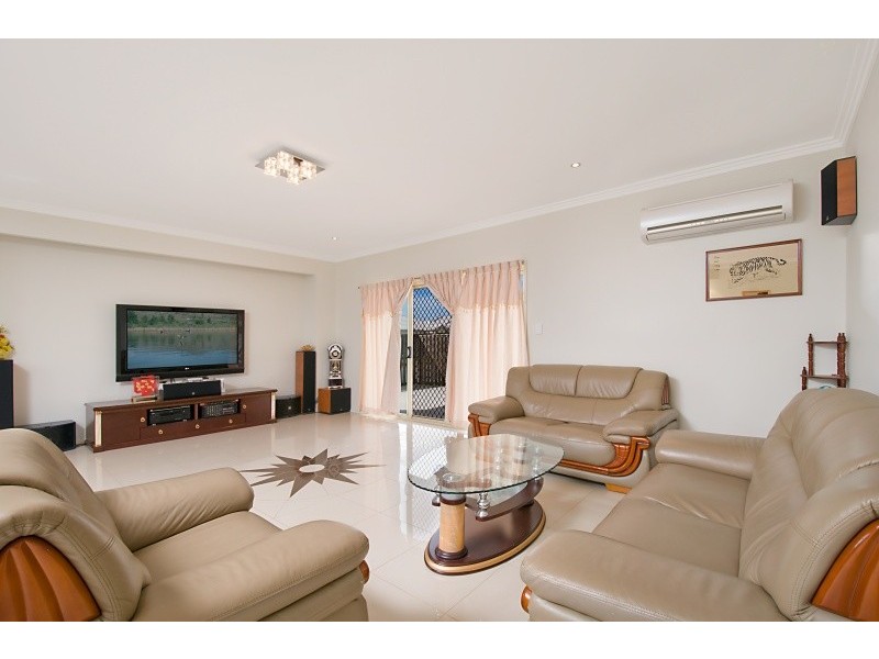 8 Bader Rd, Upper Coomera QLD 4209