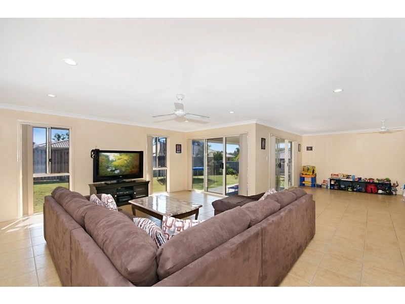 12 Cardwell St, Upper Coomera QLD 4209