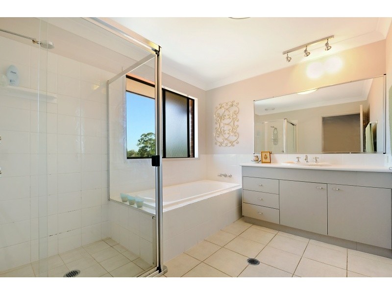 5 Norman Ct, Upper Coomera QLD 4209