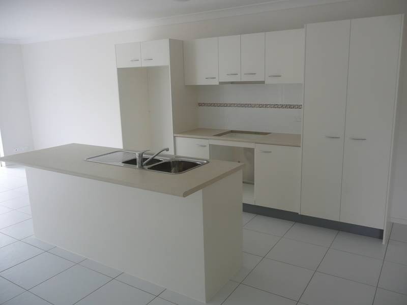 1/16 Bellagio Crescent, Coomera QLD 4209