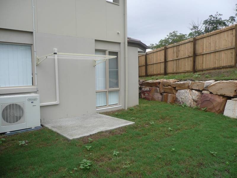 2/16 Bellagio Crescent, Coomera QLD 4209