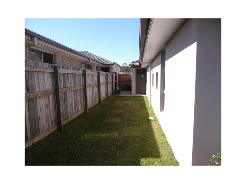 2 Silvergull Street, Coomera QLD 4209