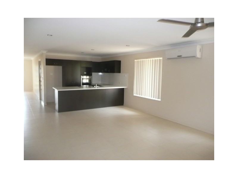 33 Christopher Street, Pimpama QLD 4209