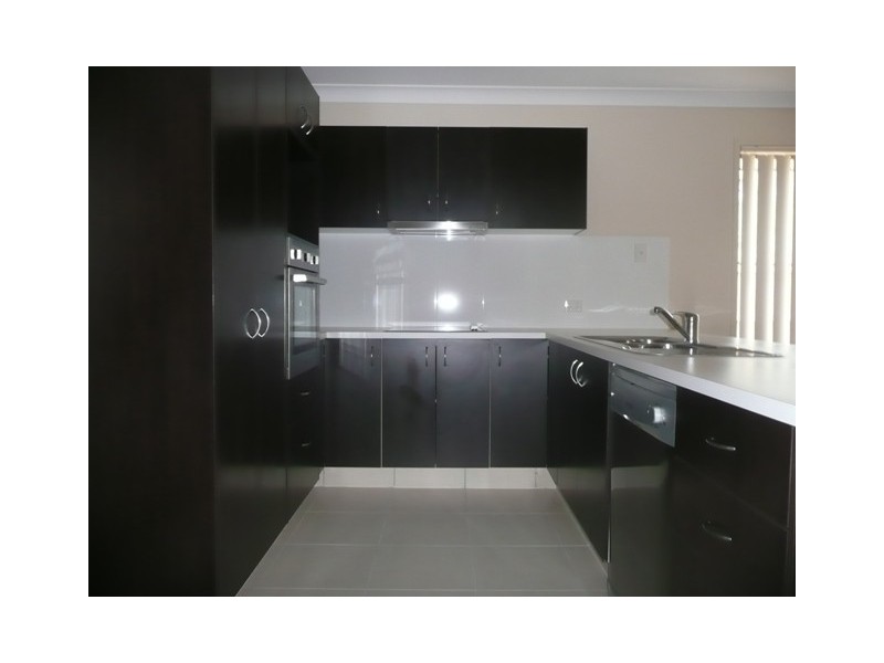 33 Christopher Street, Pimpama QLD 4209