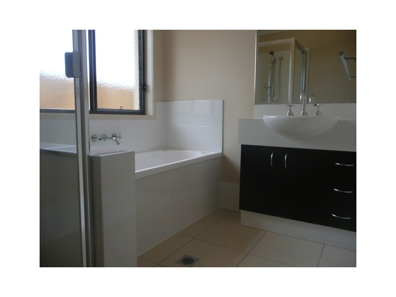 33 Christopher Street, Pimpama QLD 4209
