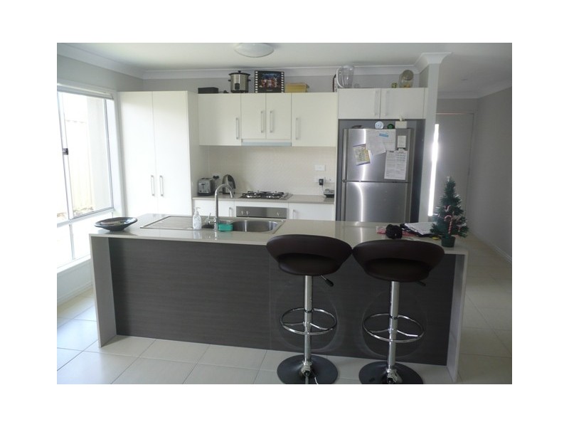 8 Bellagio Cres, Coomera QLD 4209