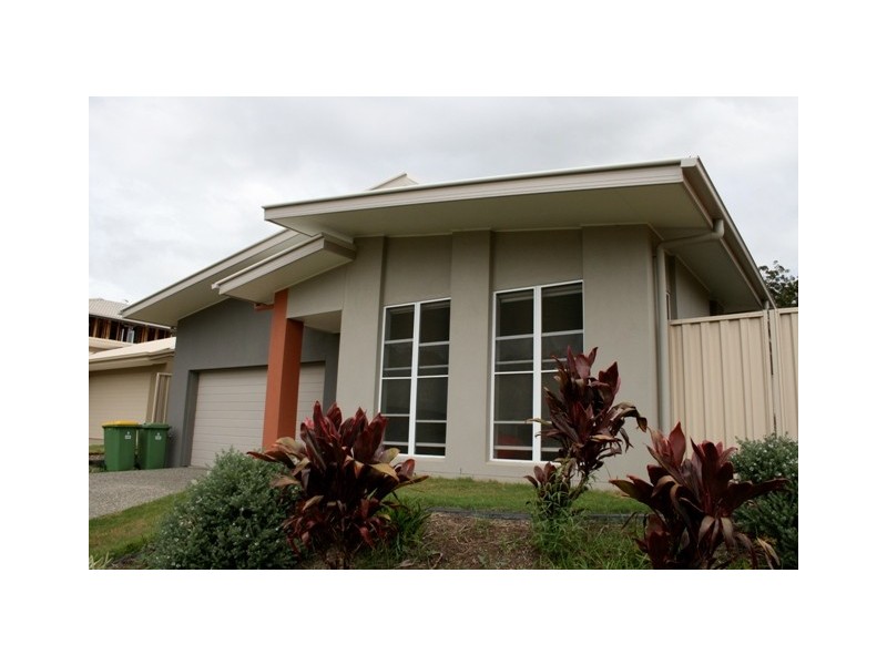 8 Bellagio Cres, Coomera QLD 4209