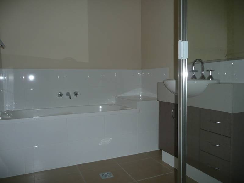 2/17 Christopher Sreet, Pimpama QLD 4209