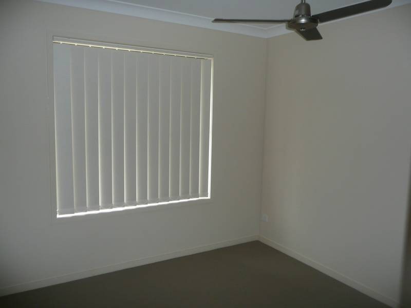 2/17 Christopher Sreet, Pimpama QLD 4209