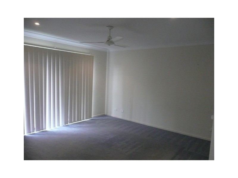 4/17 Park Esplanade, Coomera QLD 4209