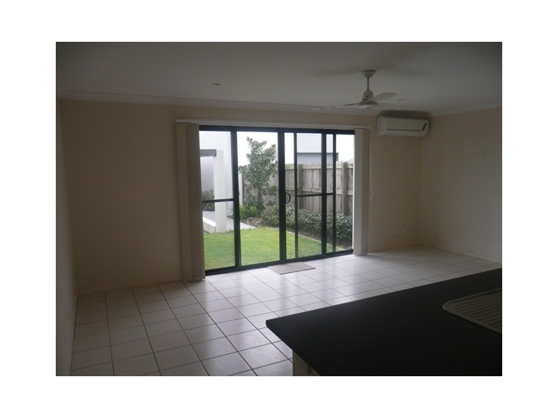 4/17 Park Esplanade, Coomera QLD 4209