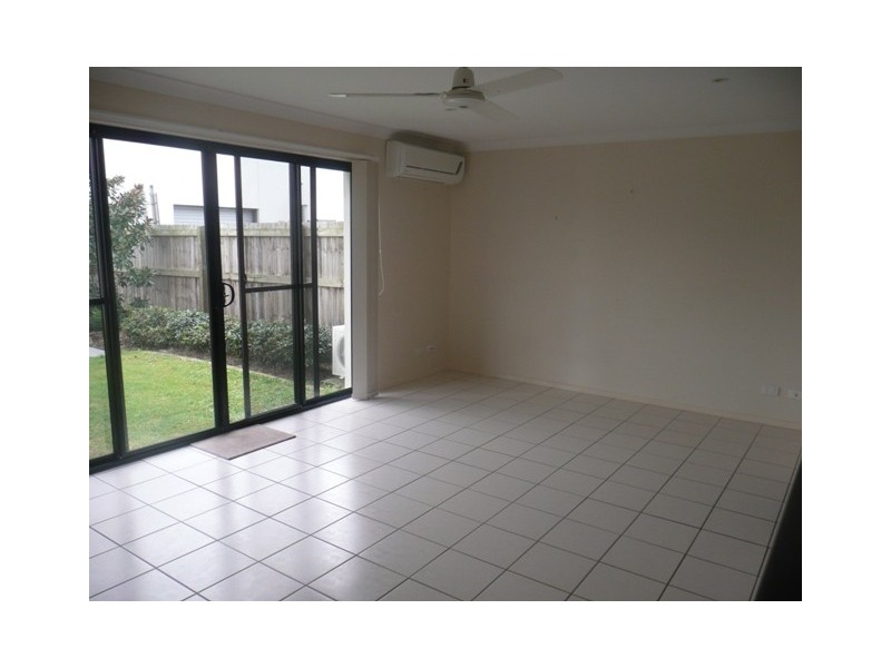 4/17 Park Esplanade, Coomera QLD 4209