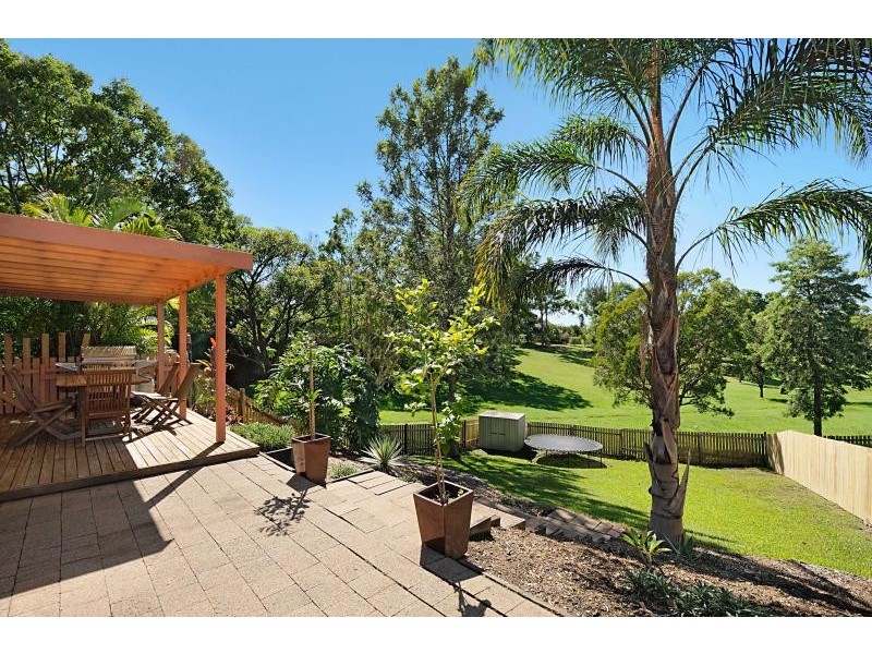 22 Latrobe Ave, Helensvale QLD 4212
