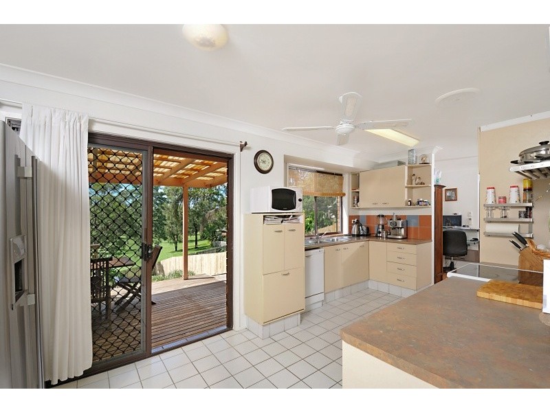 22 Latrobe Ave, Helensvale QLD 4212