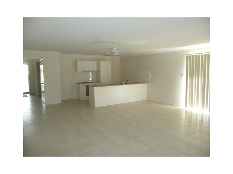 32 HANOVER DRIVE, Pimpama QLD 4209