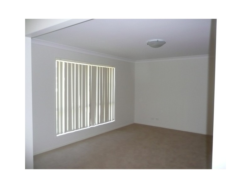 32 HANOVER DRIVE, Pimpama QLD 4209