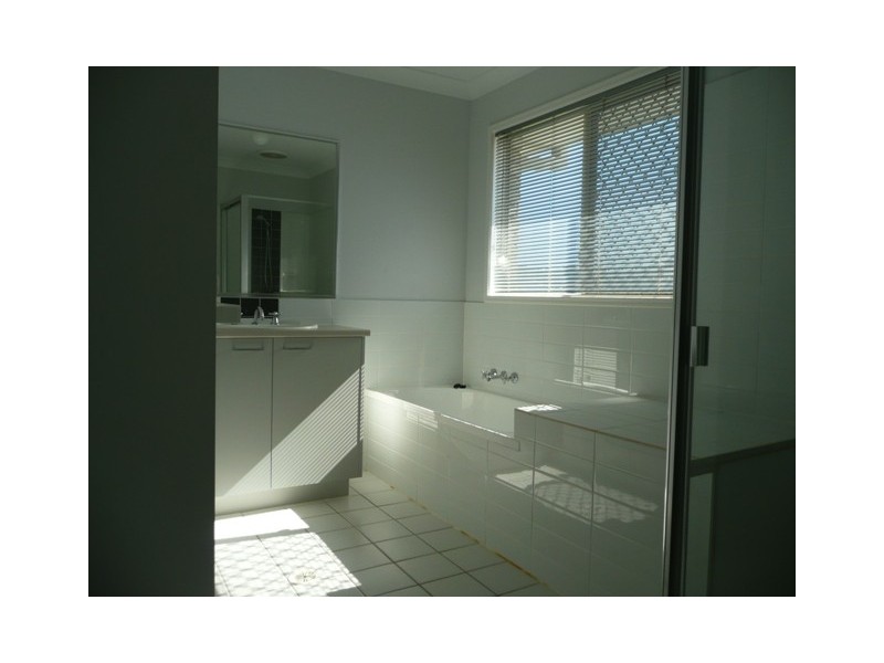 33 Goldcrest Drive, Upper Coomera QLD 4209
