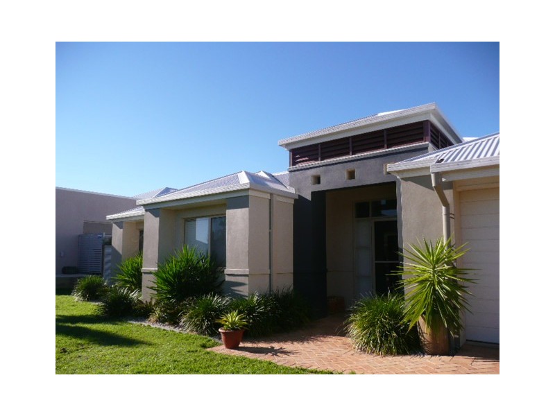 6 Freya Cct, Coomera QLD 4209