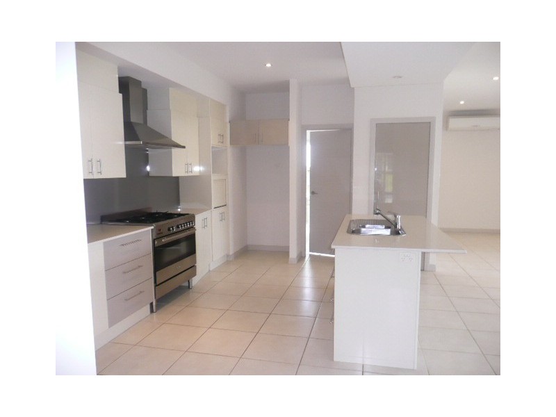 9 Crusade Court, Coomera QLD 4209