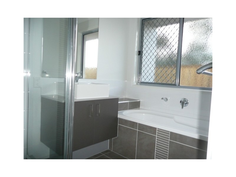 18 Bottletree Ct, Coomera QLD 4209