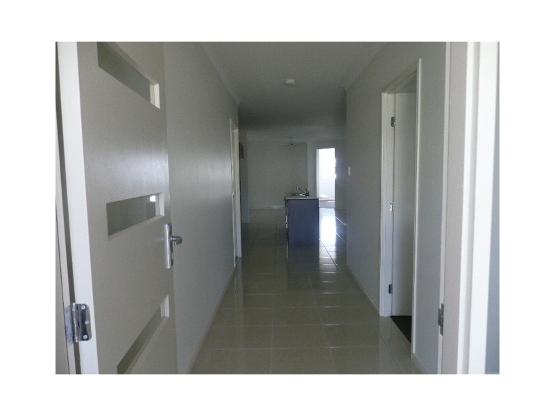 42 Mcleay Cct, Upper Coomera QLD 4209