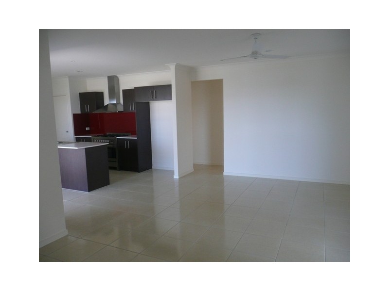 42 Mcleay Cct, Upper Coomera QLD 4209