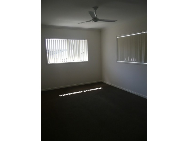 42 Mcleay Cct, Upper Coomera QLD 4209