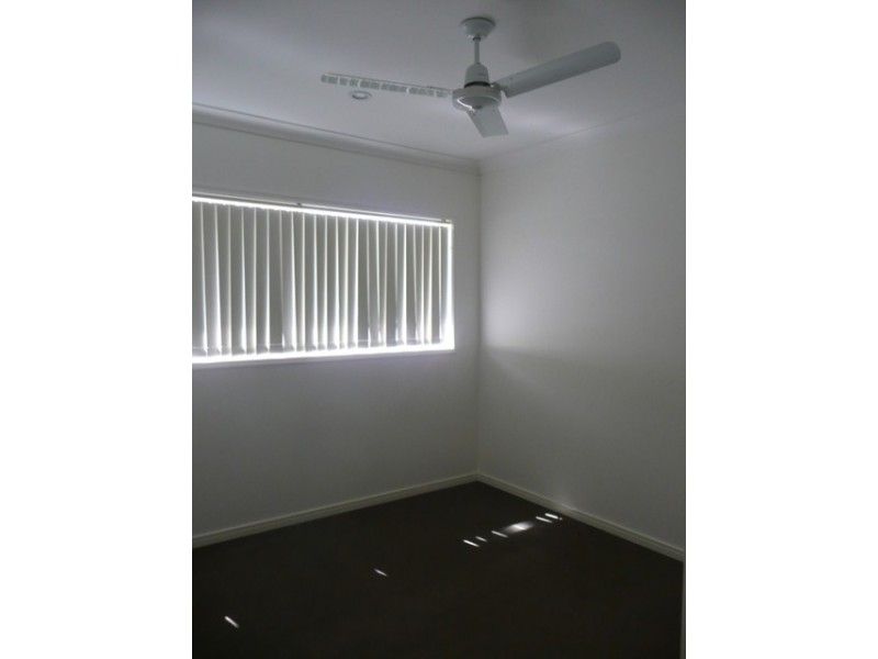 42 Mcleay Cct, Upper Coomera QLD 4209