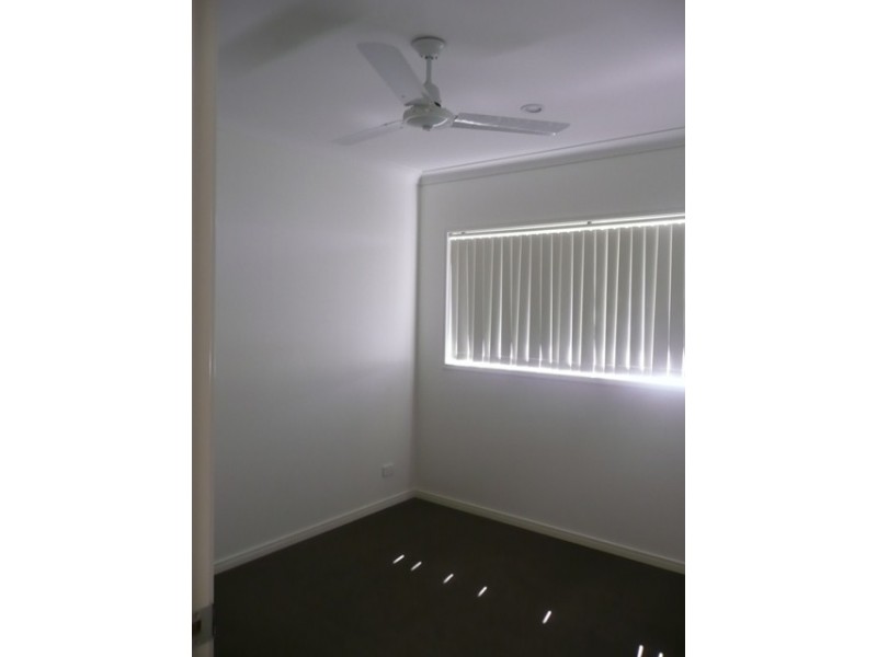 42 Mcleay Cct, Upper Coomera QLD 4209