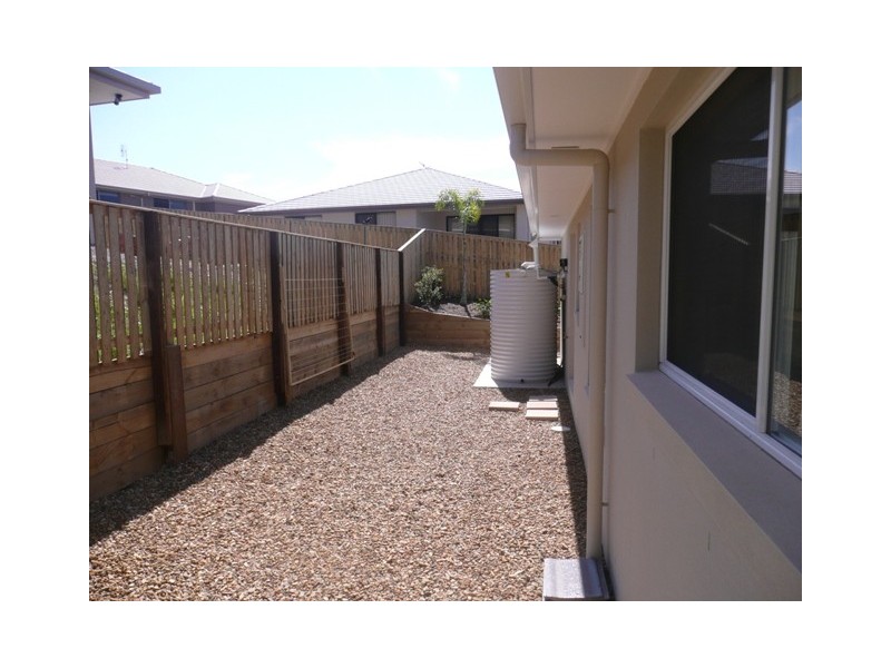 42 Mcleay Cct, Upper Coomera QLD 4209