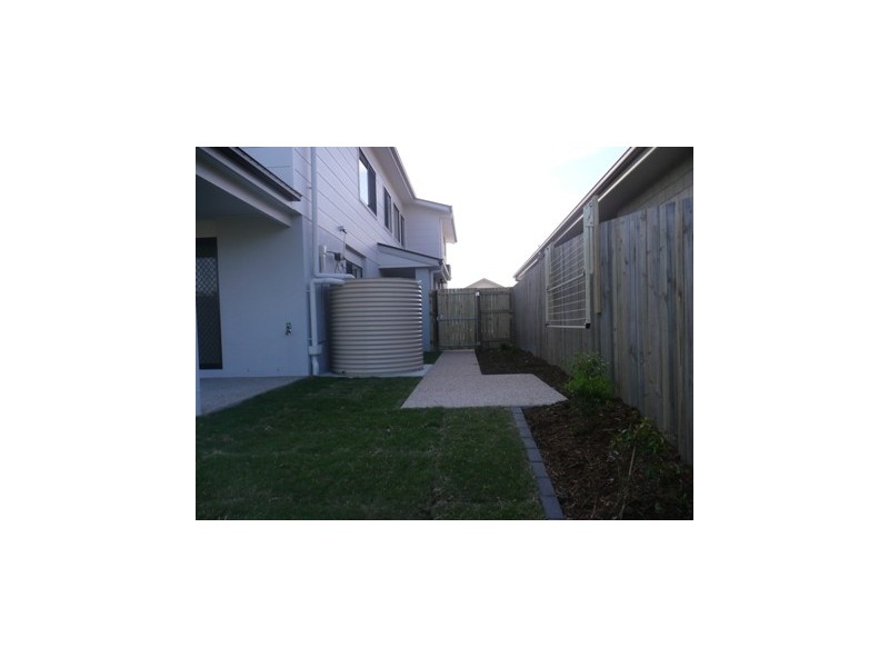 2/25 Bellagio Crescent, Coomera QLD 4209