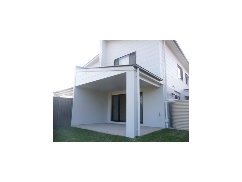 2/25 Bellagio Crescent, Coomera QLD 4209