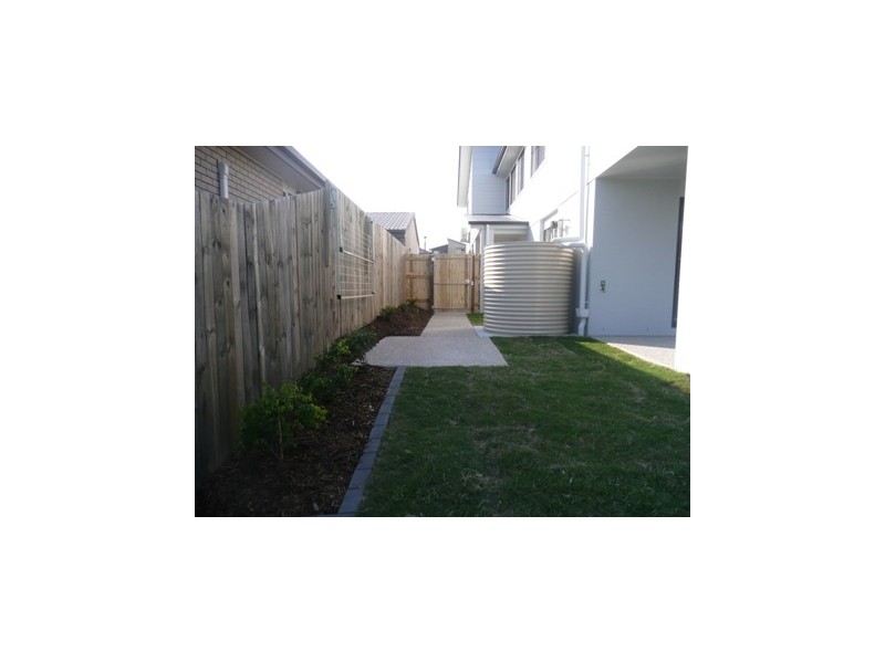 1/25 Bellagio Crescent, Coomera QLD 4209