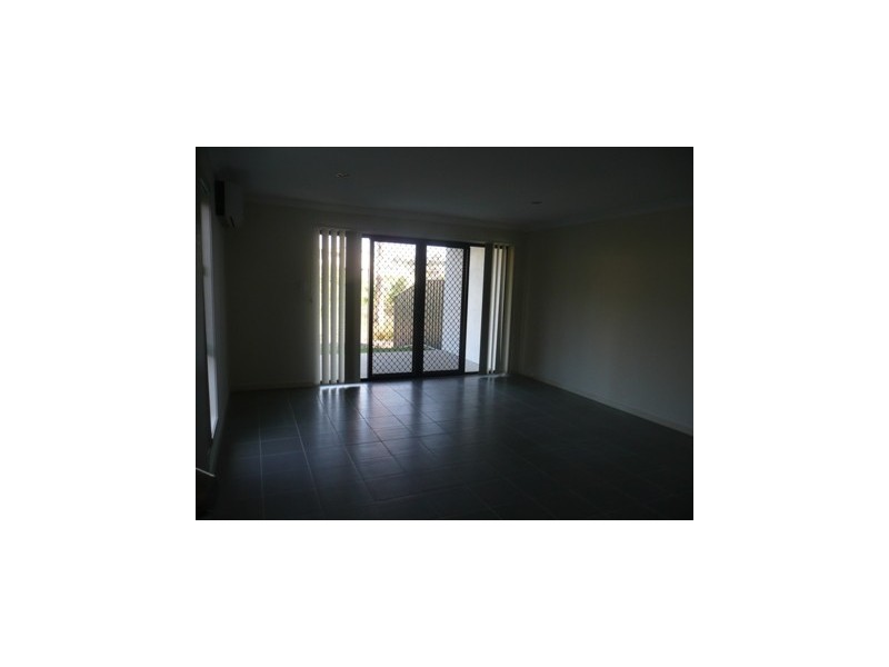 1/25 Bellagio Crescent, Coomera QLD 4209
