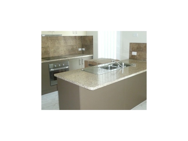 2/5 Elise, Coomera QLD 4209