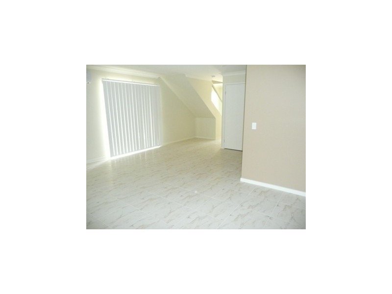 2/5 Elise, Coomera QLD 4209