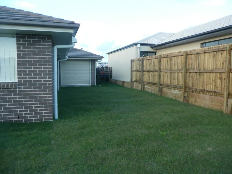 28 Arcadia, Pimpama QLD 4209