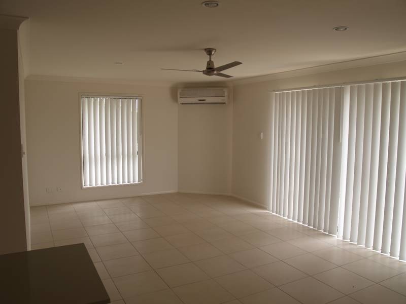 2/7 Prewett Street, Upper Coomera QLD 4209