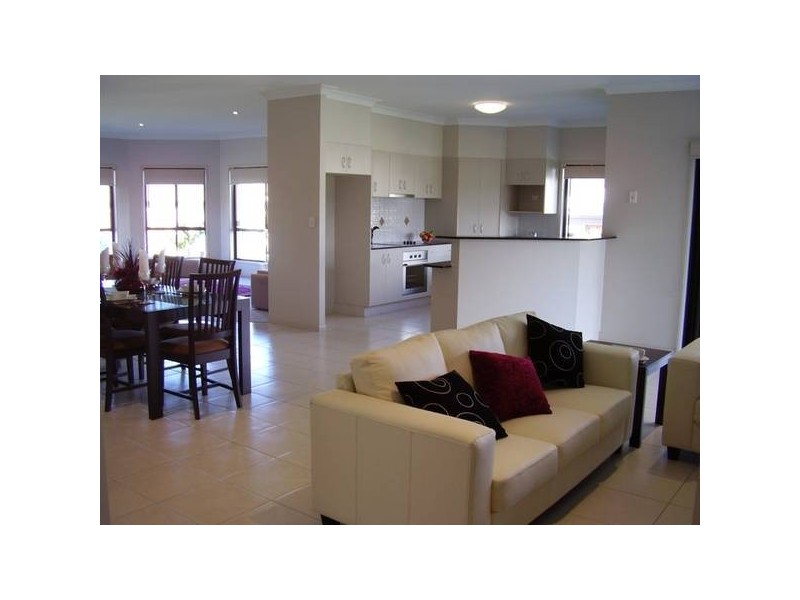 18 Southern Lights Dr, Upper Coomera QLD 4209