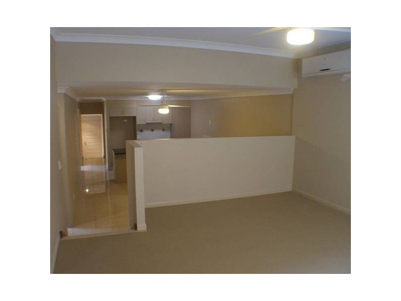 2/24 Cranberrie Crescent, Pimpama QLD 4209