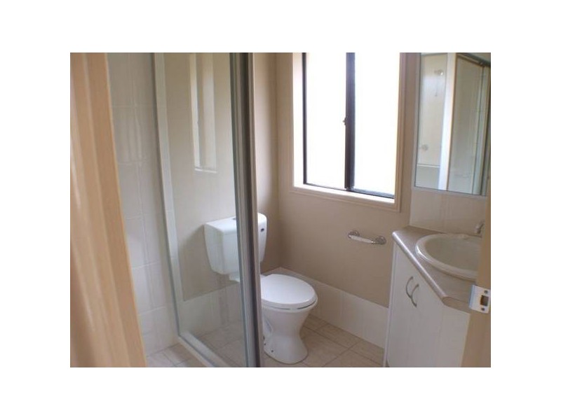 2/24 Cranberrie Crescent, Pimpama QLD 4209