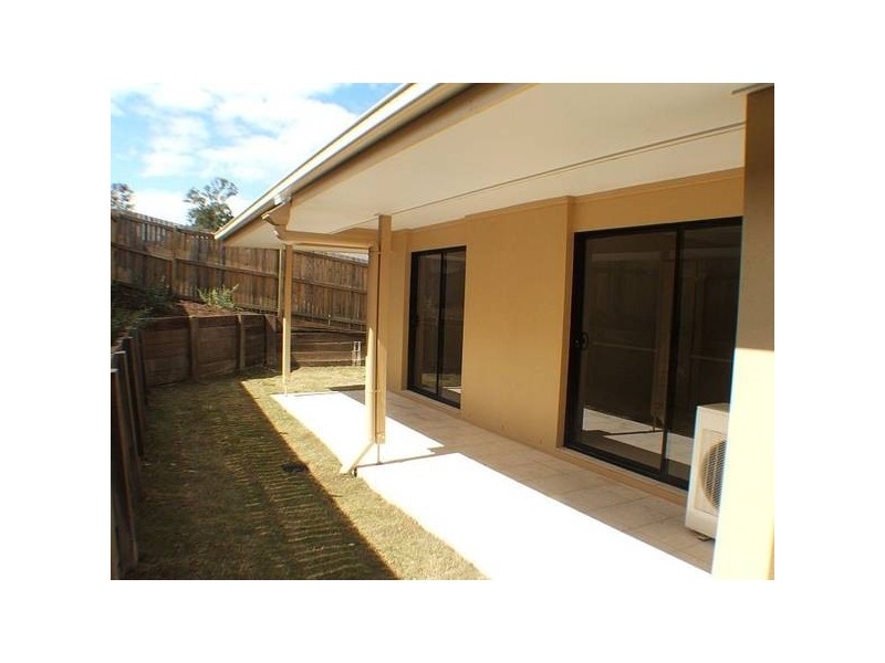 2/24 Cranberrie Crescent, Pimpama QLD 4209