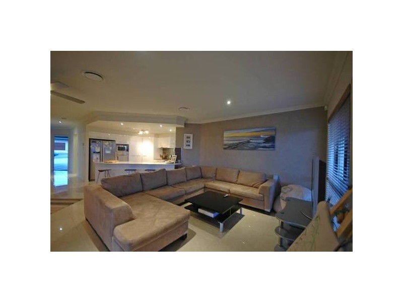 Pacific Pines QLD 4211