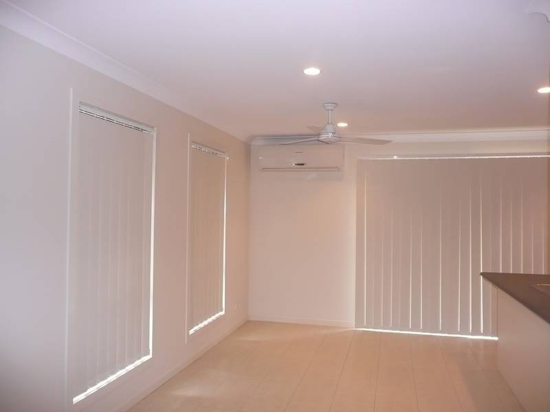 1/8 Seashell Avenue, Coomera QLD 4209