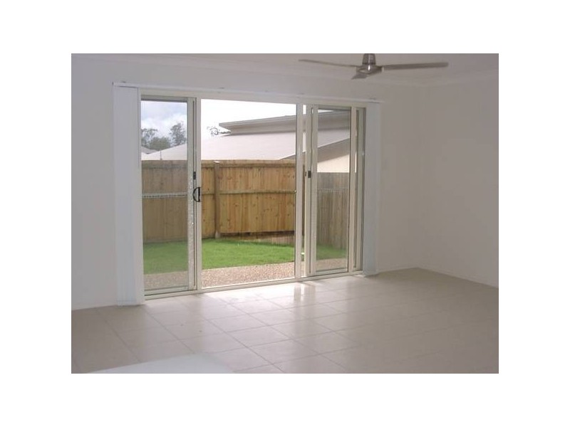 2/27 Valda Avenue, Coomera QLD 4209