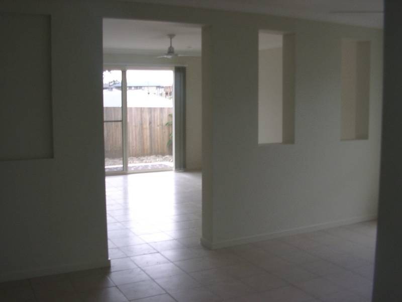 8 Moorhen Street, Coomera QLD 4209